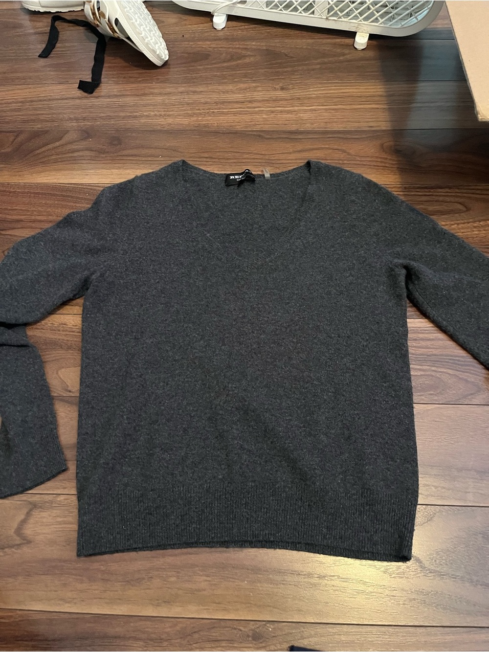 REPEAT Charcoal Gray V-Neck Cashmere Sweater - Women's Classic Knit